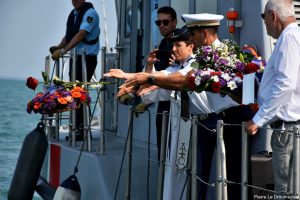 Lire la suite à propos de l’article 15 aout 2025 à SAINT-MARTIN : Très bel HOMMAGE AUX MARINS DISPARUS !
