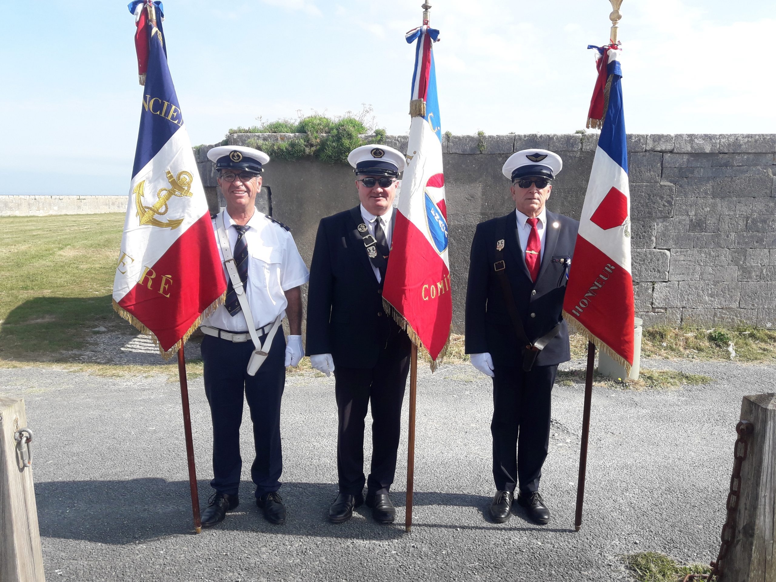 Lire la suite à propos de l’article Hommage aux victimes et héros de la Déportation.