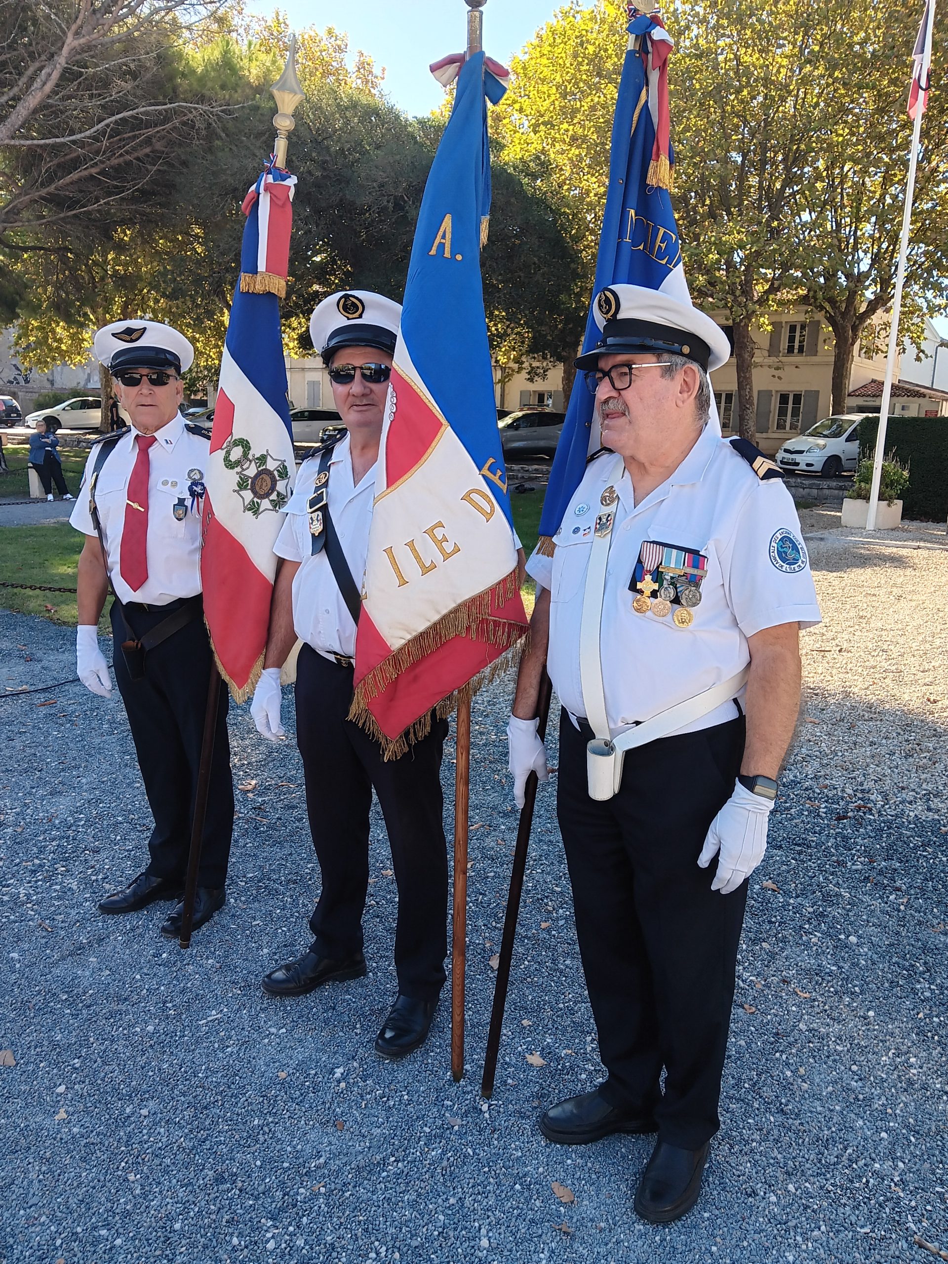 Lire la suite à propos de l’article 25 septembre Saint-Martin de Ré : Hommage aux anciens harkis et aux autres membres des formations supplétives qui ont combattu aux côtés de l&rsquo;armée française pendant la guerre d&rsquo;Algérie, de 1954 à 1962.